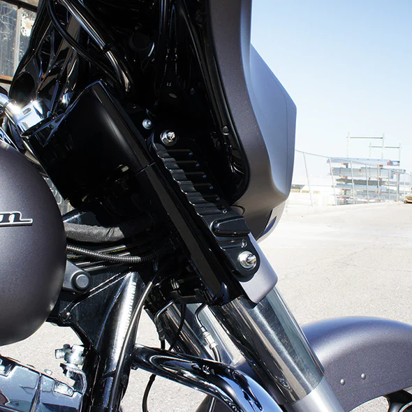 STREAMLINER FRONT TURN SIGNALS TECH - Image 9