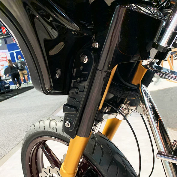 STREAMLINER FRONT TURN SIGNALS TECH - Image 8